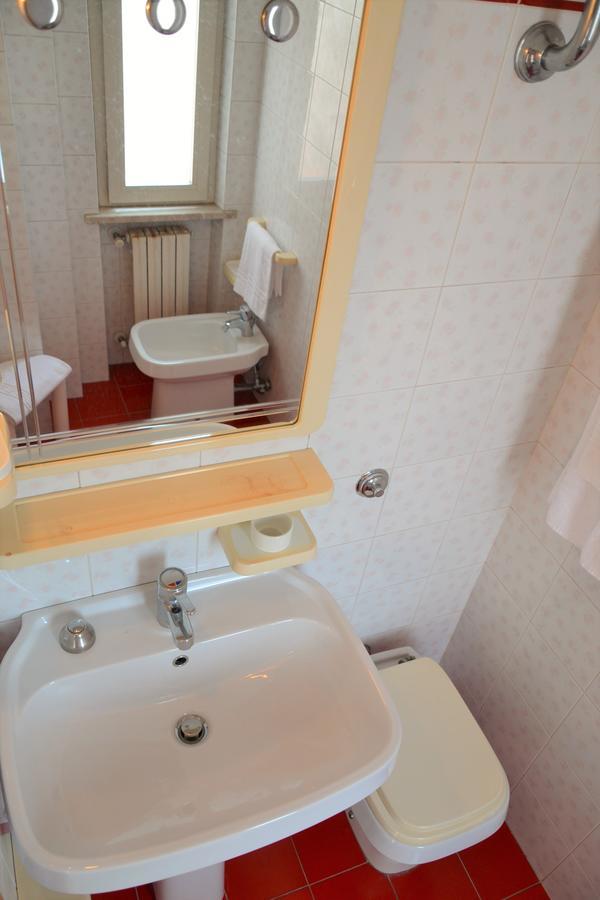 Hotel Antares Garni Джулианова Экстерьер фото