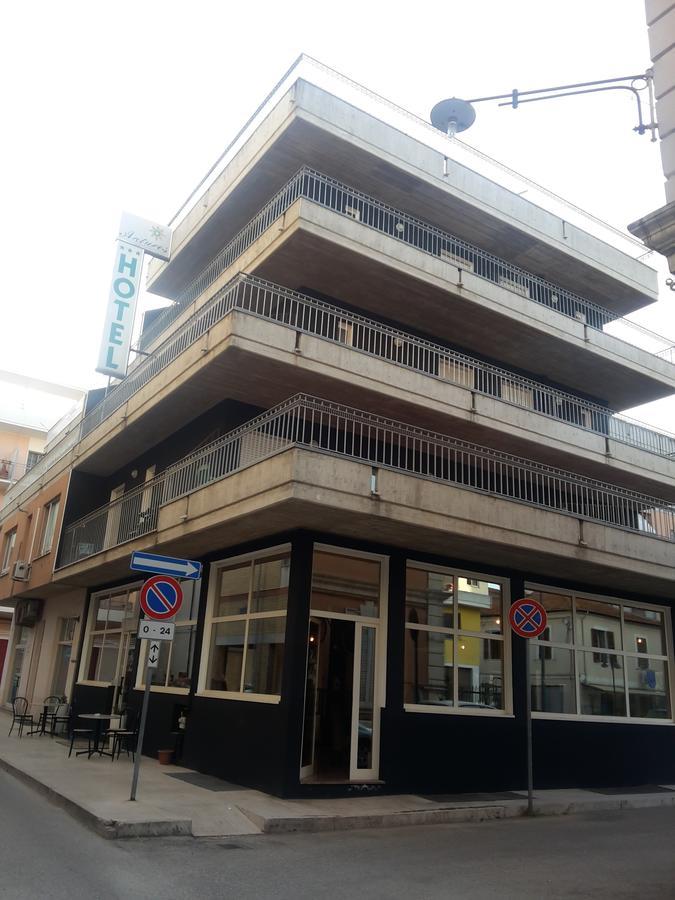 Hotel Antares Garni Джулианова Экстерьер фото